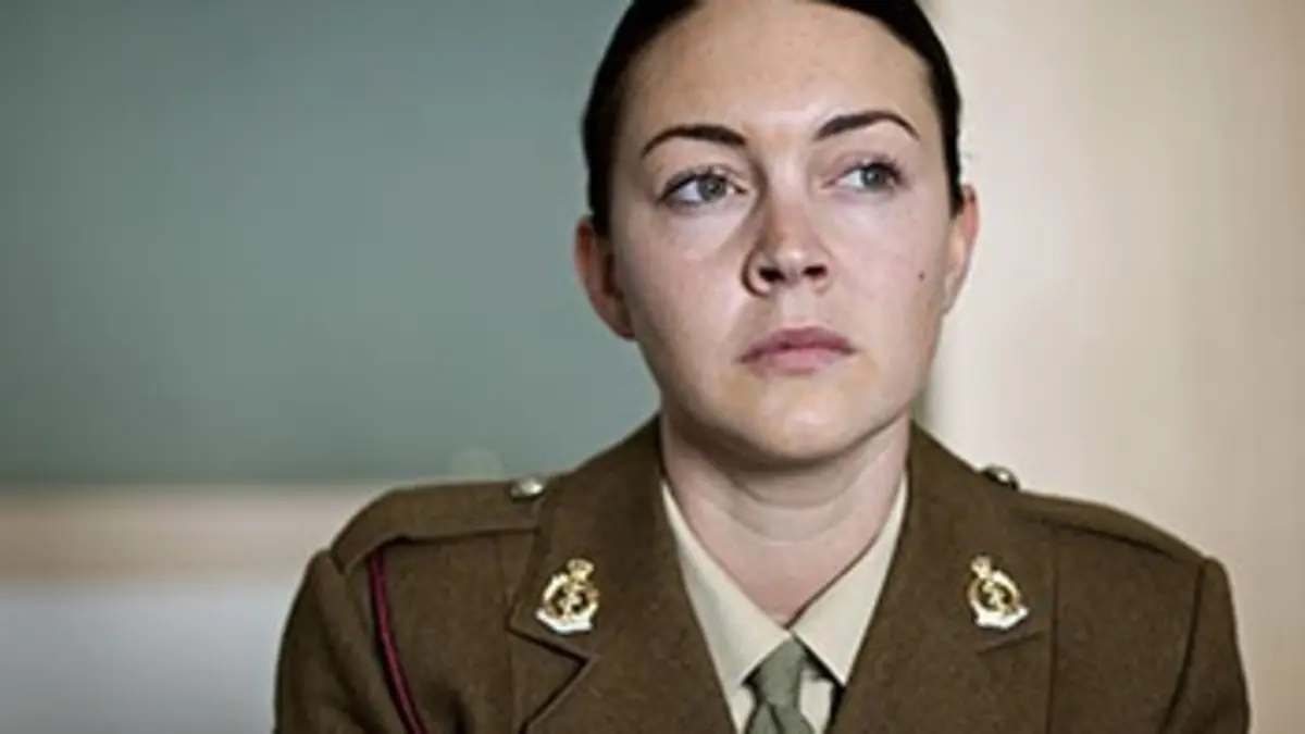 Molly, une femme au combat S01E02