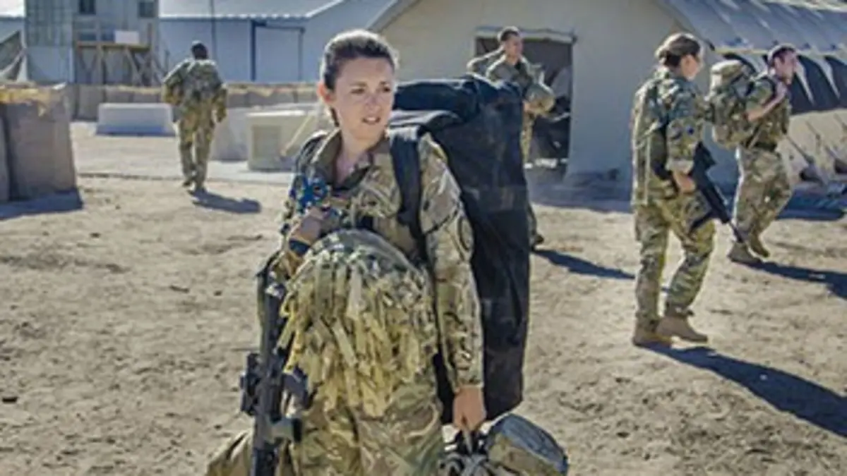 Molly, une femme au combat S01E03
