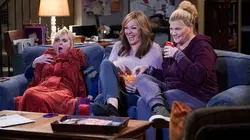 Mom S06E14 Le jugement des autres