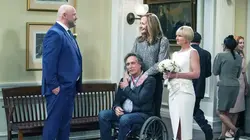 Mom  S08E18 Pour le meilleur et pour le pire