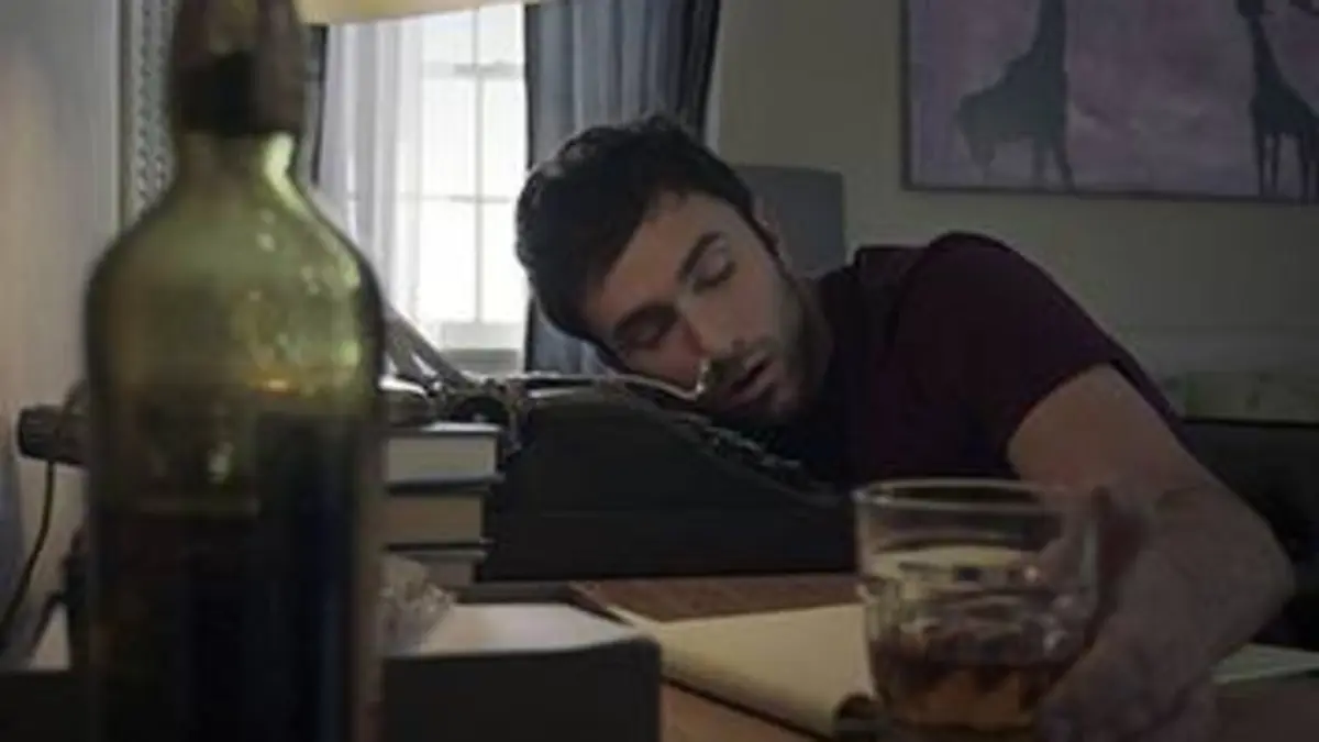 Mon ex est dingue S04E01 Best-seller, tragédie et escroquerie