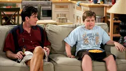 Mon oncle Charlie S04E08 Lâchez les chiens