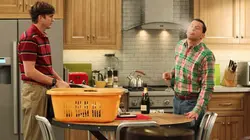 Mon oncle Charlie S10E11 Un trou pour la queue