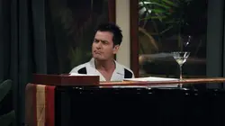 Mon oncle Charlie S08E02 Une bouteille de vin et un marteau-piqueur