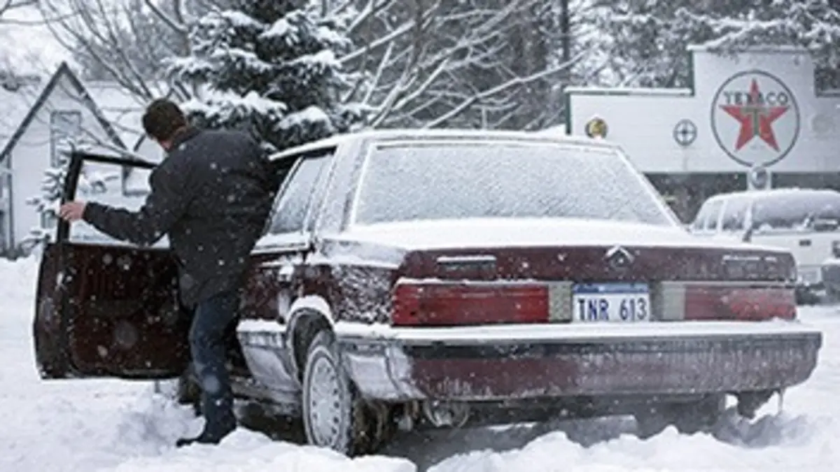 Mon voisin, ce tueur S01E14 Du sang entre les murs