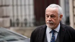 Mongeville S01E25 Les ficelles du métier