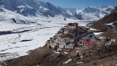 Dans les montagnes sauvages de l'Himalaya