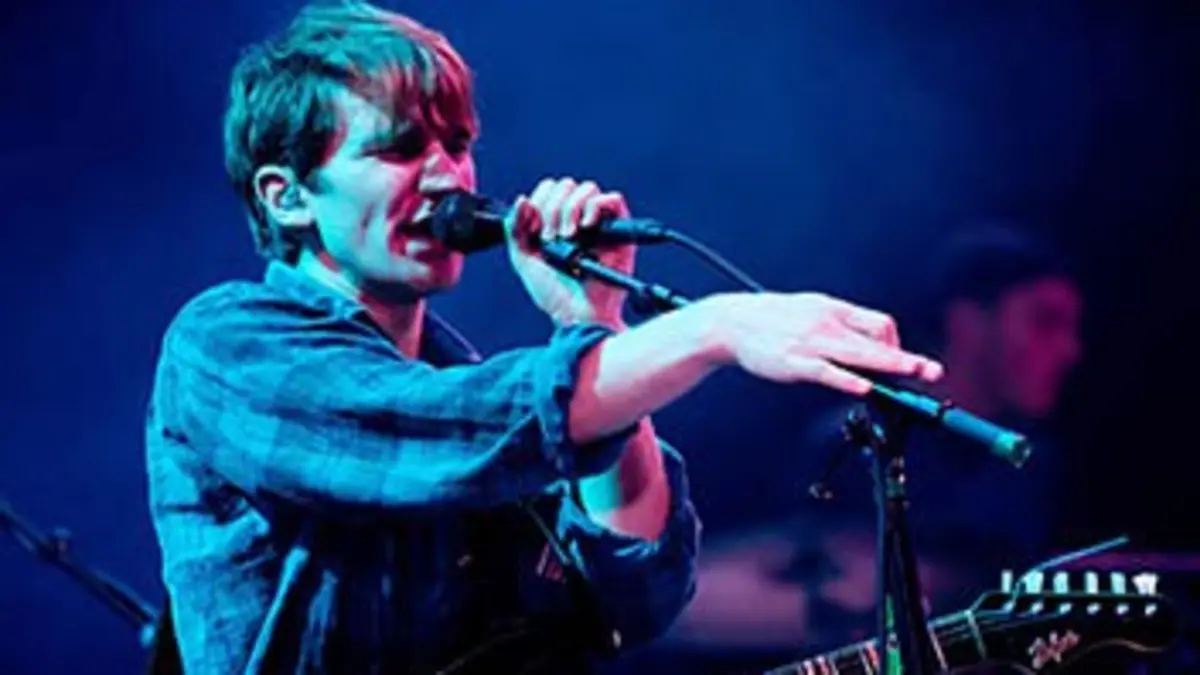 Monte le son, le live Glass Animals