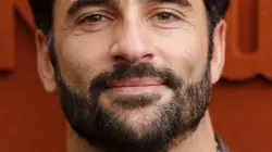 Mort sur terre battue