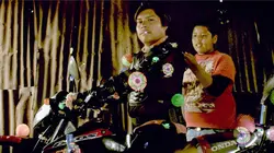 Visuel de Motorcyclist's Happiness Won't Fit Into His Suit