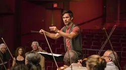 Mozart in the Jungle S04E09 Duel