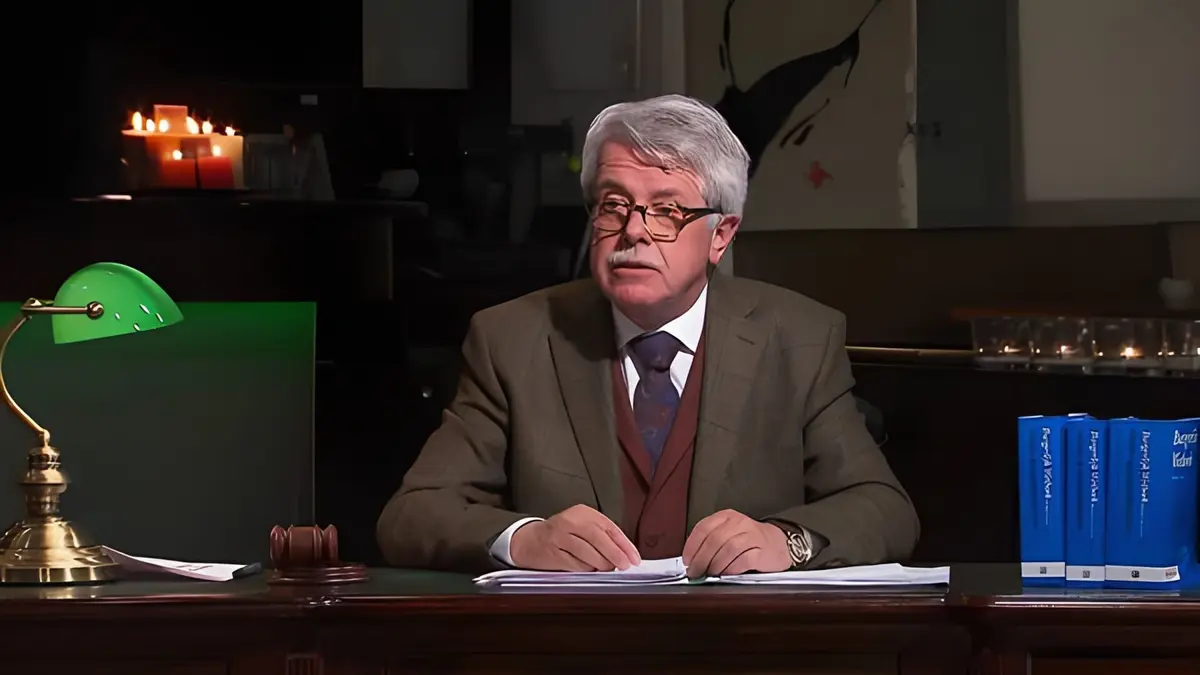 Mr. Frank Visser doet uitspraak Oprit vrijhouden - hoogeveen