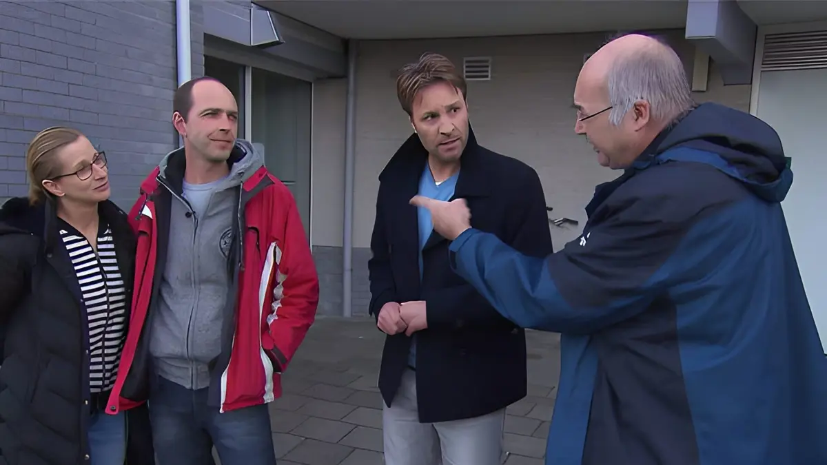 Mr. Frank Visser doet uitspraak Oorlog in de flat - uithoorn