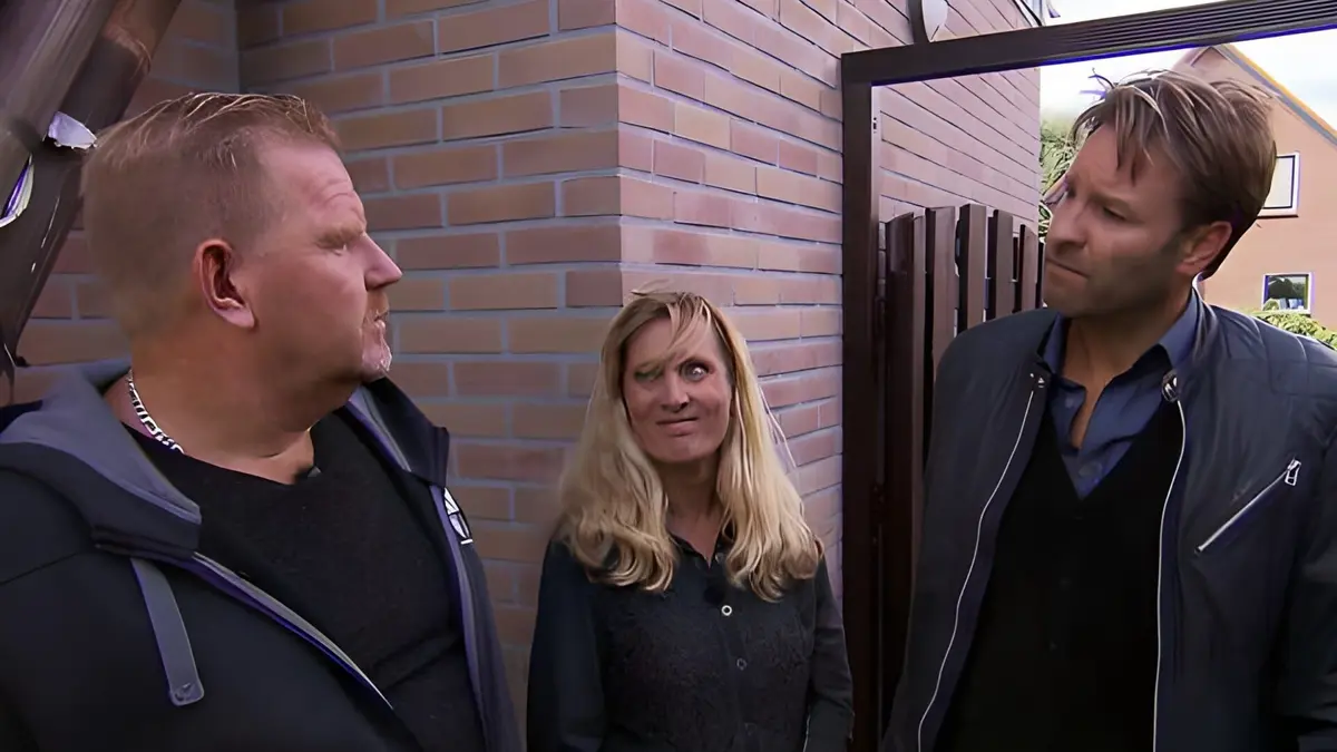 Mr. Frank Visser doet uitspraak Gedonder in de Dorpsstraat - Assendelft