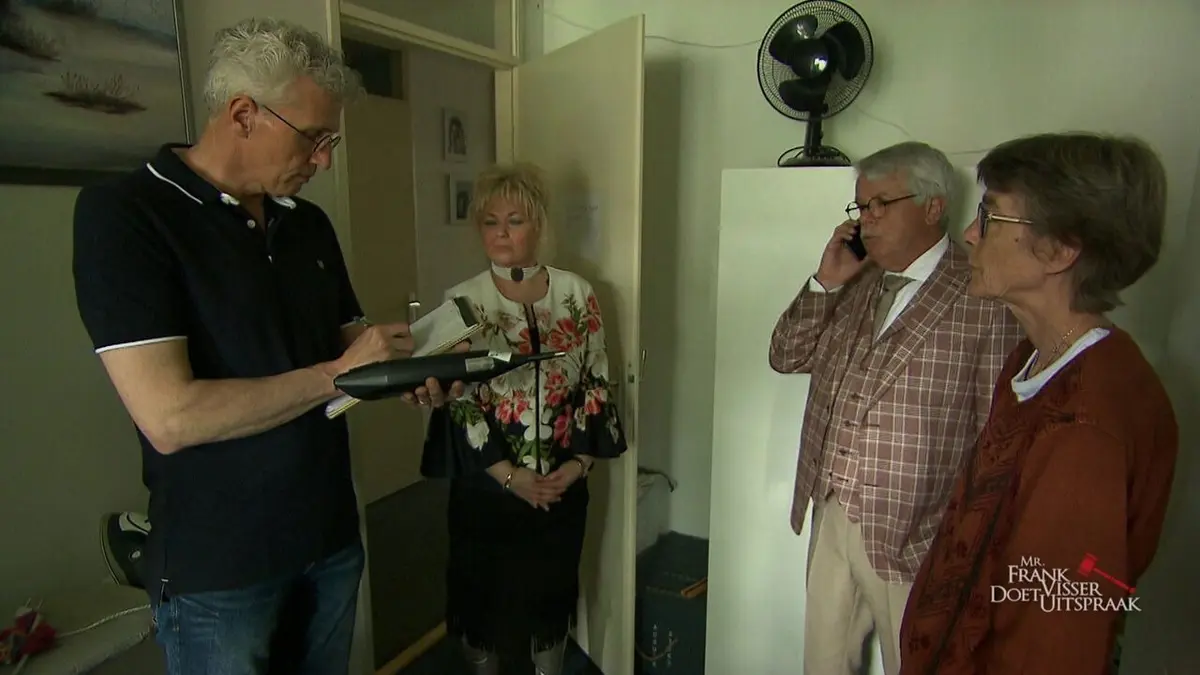 Mr. Frank Visser doet uitspraak 90-jarige terroriseert de boel?!