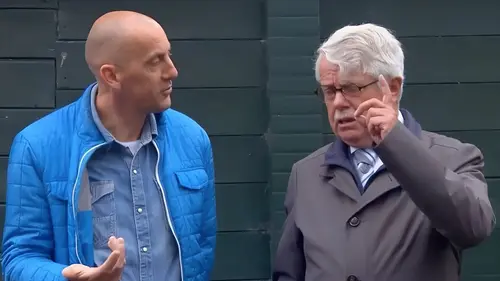 Mr. Frank Visser doet uitspraak Pesten