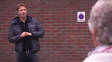 Met de rug tegen de muur - gasselte