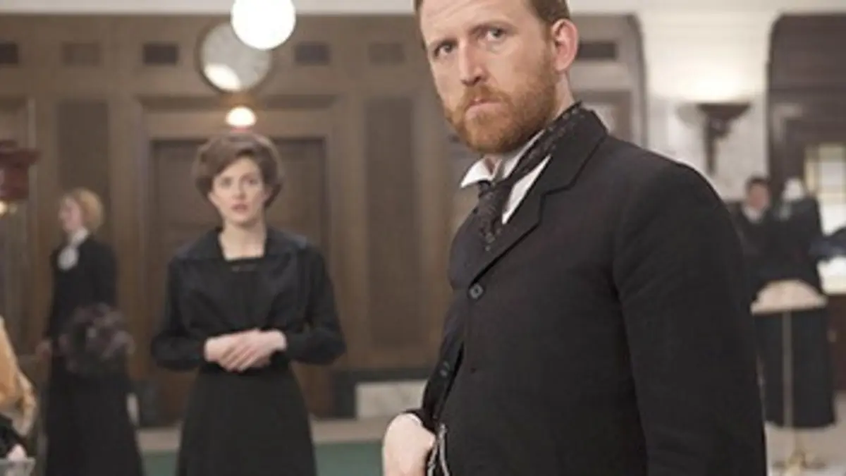 Mr. Selfridge : l'histoire vraie du pionnier du shopping S01E09 Vague de froid