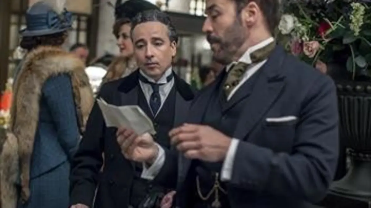 Mr. Selfridge : l'histoire vraie du pionnier du shopping S02E03 L'empire sur le pied de guerre