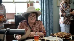 Mrs. America S01E01 Phyllis