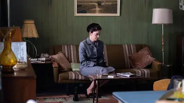 Mrs Wilson S01E01