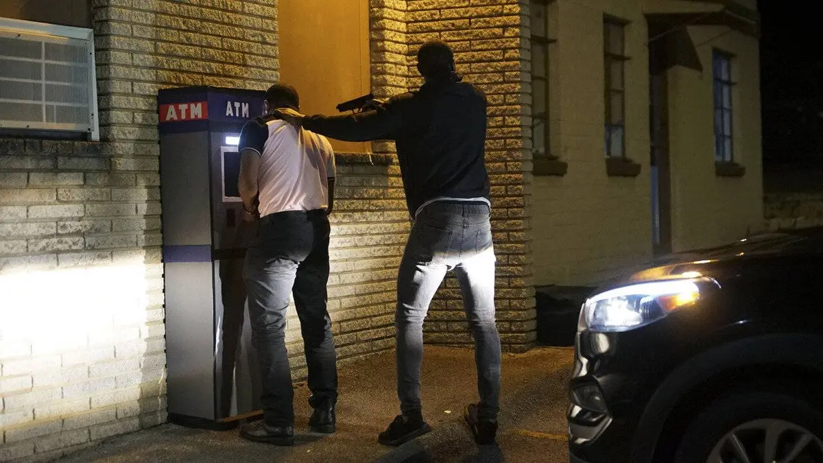 Murder For My Man S01E24 Le gars d'à côté