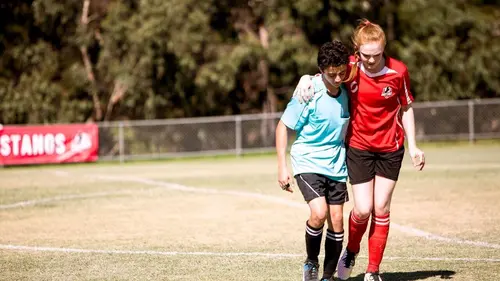 Mustangs FC S01E09 Etre ou paraître