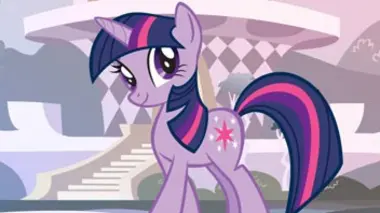 My Little Pony, les amies c'est magique ! S04E08 Rarity sur le podium
