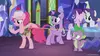 Rarity dans My Little Pony, les amies c'est magique ! S08E02 L'école de l'amitié (2017)