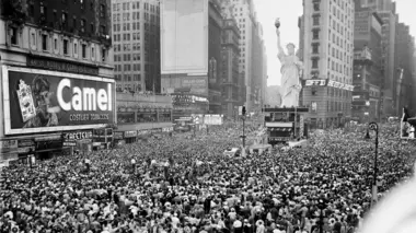 1945. Le Japon capitule, l'Amérique est en fête