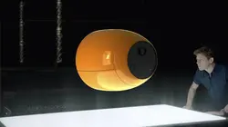 Mystérieux objets Ordinateur antique, pigeon et coupe magique