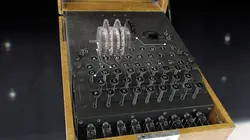 Mystérieux objets Codes nazis, hélicoptère egyptien et machine du futur