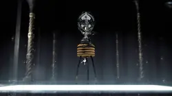 Mystérieux objets Crâne de cerf, disque céleste et ampoule steampunk