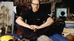 Mythbusters S02E04 Plus fort que les radars / Un parachute en contreplaqué