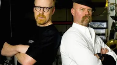 Mythbusters S10E01 L'île du ruban adhésif