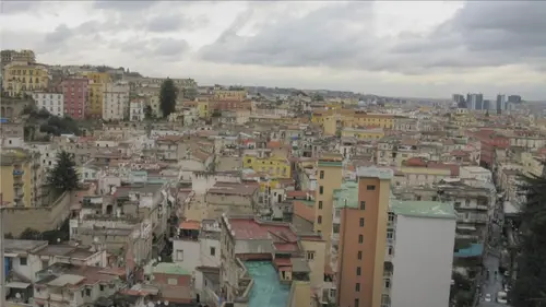 Naples, l'absurde et la grâce