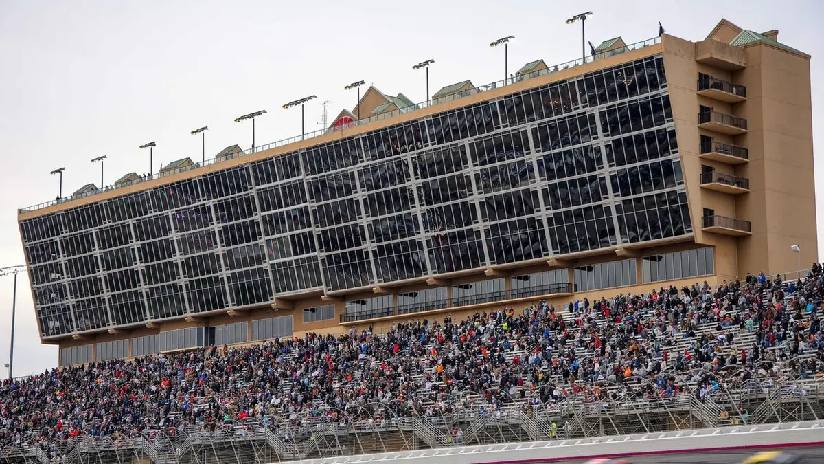 Nascar Cup Series - Résumés S01E24 Iowa