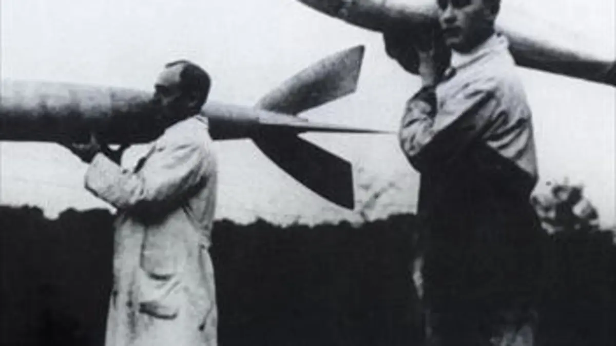 Nazi Hunters S01E01 Des V2 à la Lune