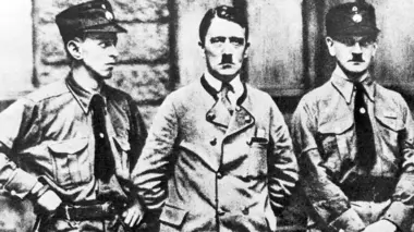 Nazis : de l'ascension à la chute S01E01 Rassembler les décus