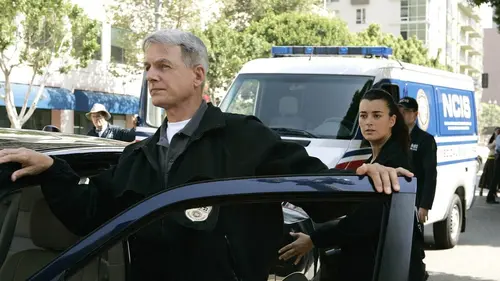 Casting NCIS S05E01 A découvert