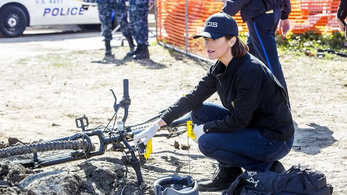 NCIS : Nouvelle-Orléans S02E16 Nouveau départ