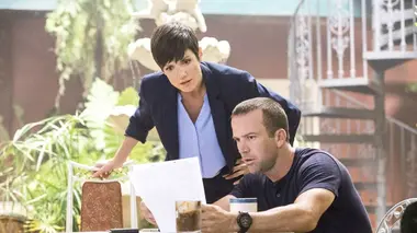 NCIS : Nouvelle-Orléans S01E01 La musique adoucit la douleur