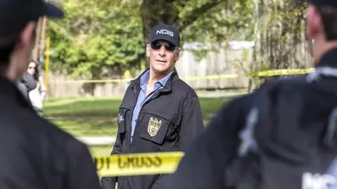 NCIS : Nouvelle-Orléans S01E20 Le berceau vide
