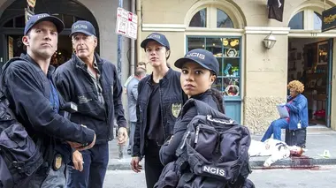 NCIS : Nouvelle-Orléans S04E04 Esprit, êtes-vous là ?