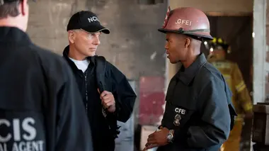 NCIS S09E21 Jouer avec le feu