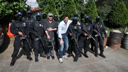 Ne dites pas à ma mère E10 Que je suis à Mexico