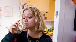 Neuf meufs S01E09 Zoé