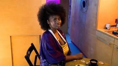 Neuf meufs S01E01 Sylvia