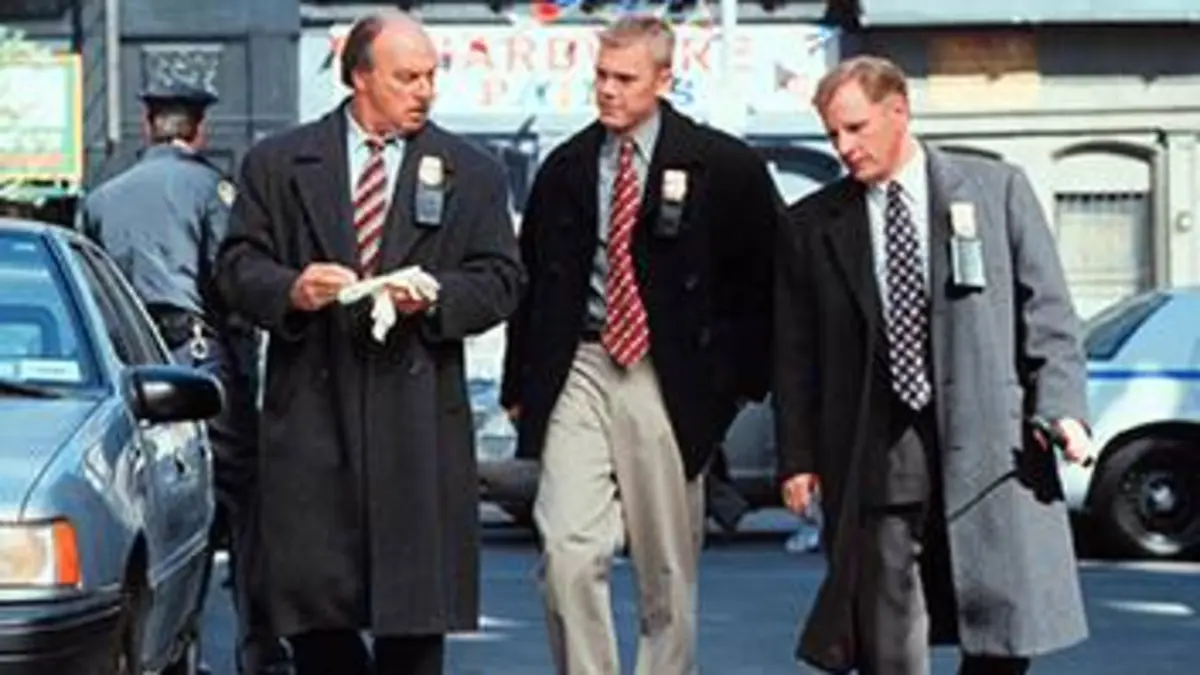 New York Police Blues S08E10 La femme du capitaine