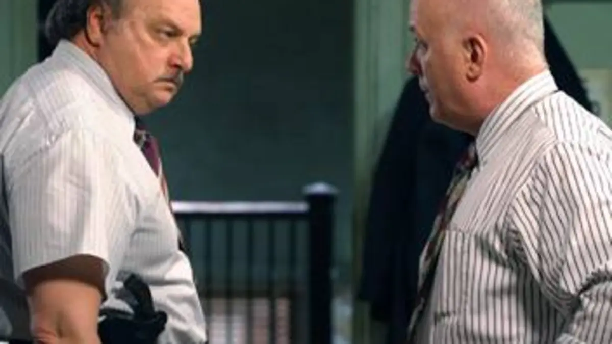 New York Police Blues S11E13 La main innocente